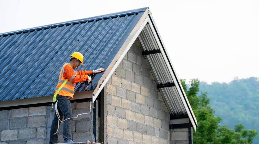 Professional metal roof installation in Richland, OR